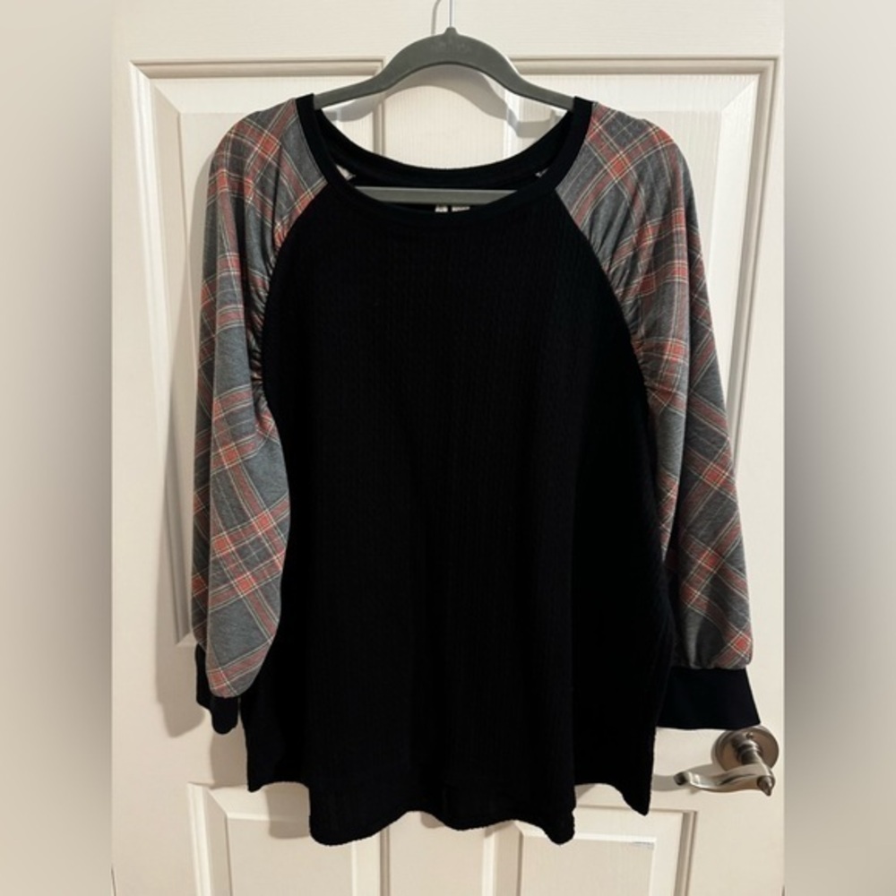 Cato Plus Knit Top Pink Green Plaid Long Sleeves Size 18/20W 2X